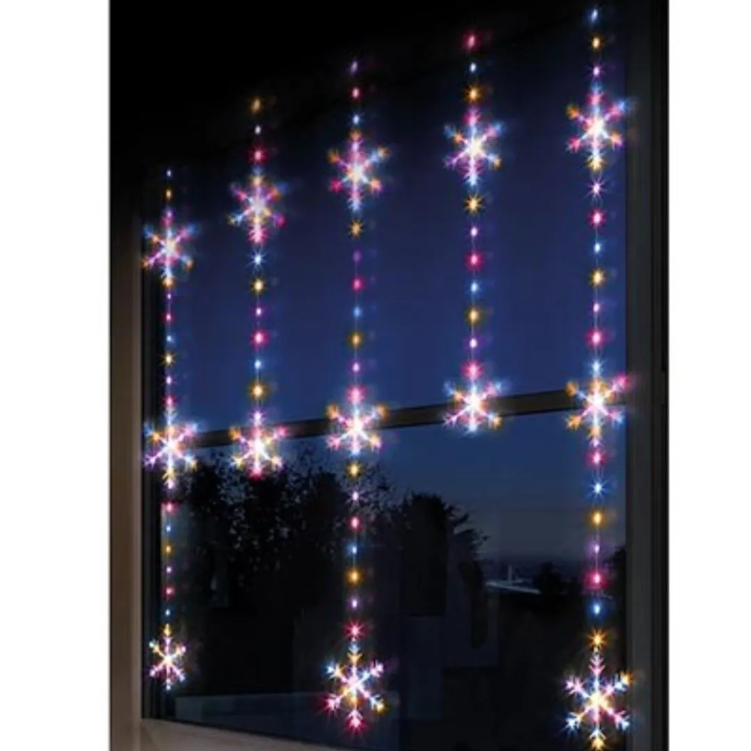 The Christmas Shop Snowflake Pin Wire Curtain Light| Electric Operated Lights